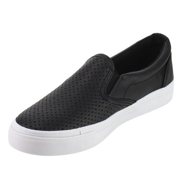Soda Shoes - SODA perforated black slip ons